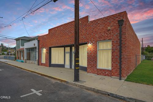 141 Davis St, Santa Paula, CA, 93060-2729 | Card Image