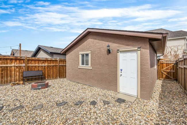 208 Mahogany Grove Se, Home with 3 bedrooms, 2 bathrooms and 2 parking in Calgary AB | Image 37