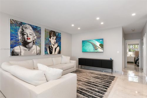apt-209-3131 S Ocean Dr, Hallandale Beach, FL, 33009-7272 | Card Image