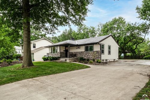 1621 Oxford Rd, Lawrence, KS, 66044-2523 | Card Image