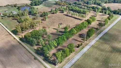 18181 Hickory Lick Rd, Warrenton, MO, 63383-3438 | Card Image