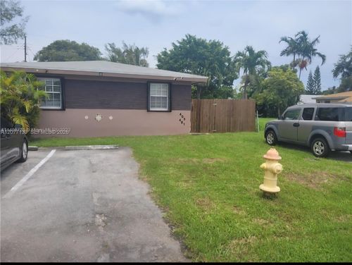 403-401 Sw 4th Ter, Hallandale Beach, FL, 33009-6200 | Card Image