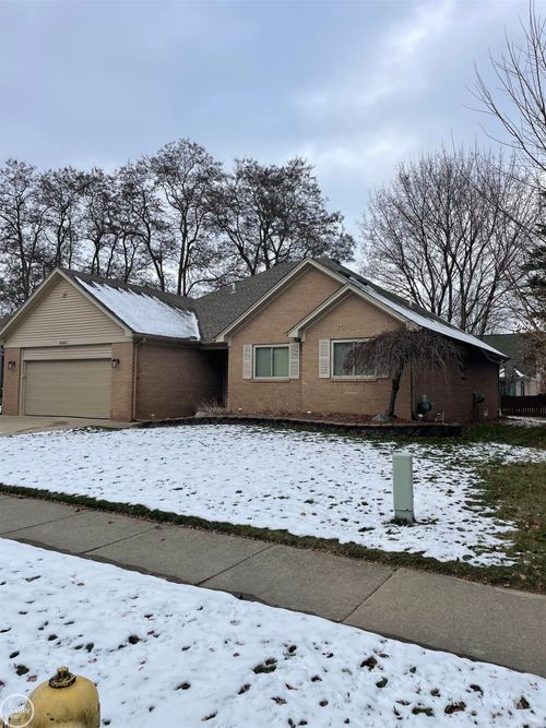 23945 Settlers Dr, Macomb, MI, 48042-5928 | Card Image