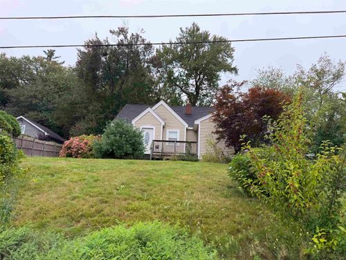 39 Pike Street, Nashua, NH, 03062 | Card Image