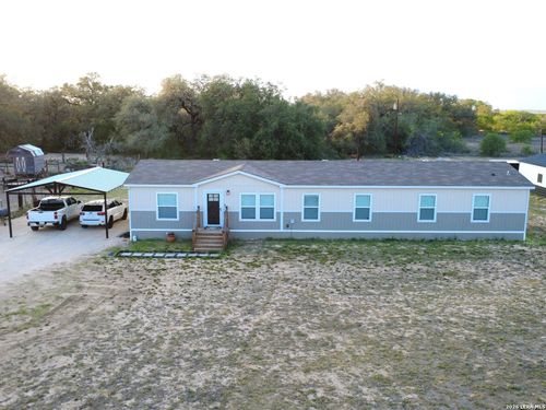 21585 Priest Rd, Elmendorf, TX, 78112 | Card Image