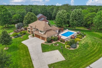 32335 Wildwood Drive, Home with 5 bedrooms, 4 bathrooms and null parking in Adel IA | Image 3