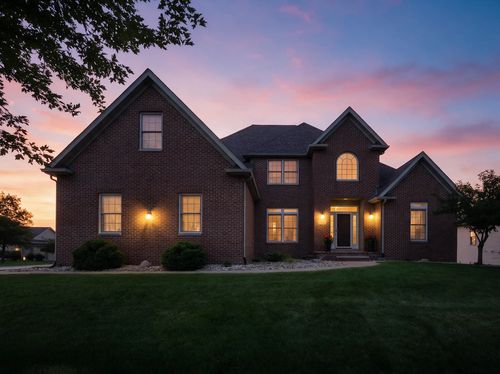 6404 Forest Rd, Davenport, IA, 52807-1594 | Card Image