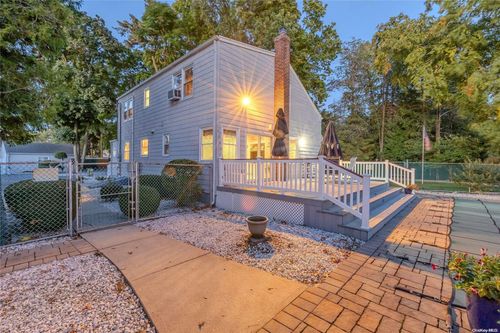 1026 Oakfield Ave, North Bellmore, NY, 11710-2058 | Card Image