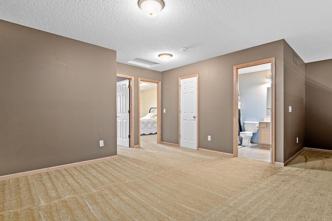 large upper level loft | Image 14