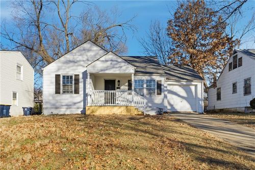 908 E 77th Ter, Kansas City, MO, 64131-2018 | Card Image