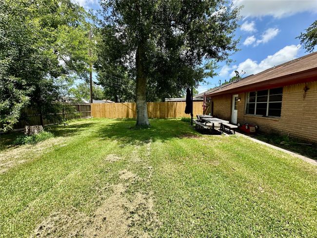 Private backyard with plenty of space for your enjoyment. | Image 23