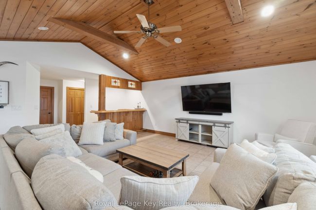 1949 Michigan Line, House other with 3 bedrooms, 3 bathrooms and 6 parking in Sarnia ON | Image 19