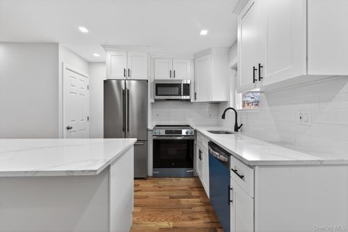 592 Powell St, Brooklyn, NY, 11212-7034 | Card Image