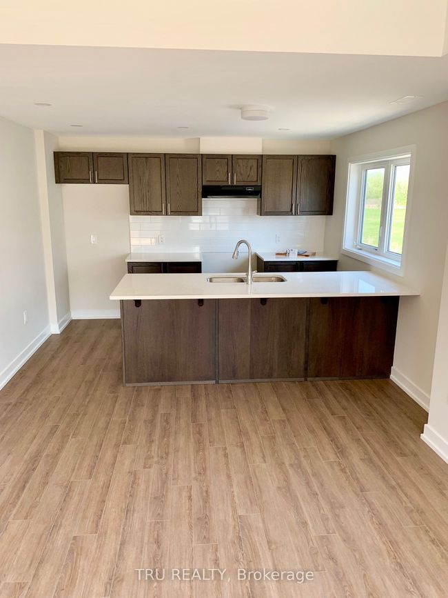 731 Chromite Pvt N/A, Condo with 3 bedrooms, 2 bathrooms and 1 parking in Barrhaven ON | Image 6