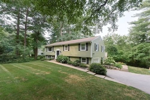 37 Spofford St, Georgetown, MA, 01833-1321 | Card Image