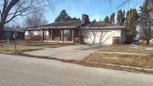 4814 Fostoria Dr, Waterloo, IA, 50701-9214 | Card Image