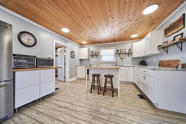 4384 Boundary Rd, Home with 3 bedrooms, 2 bathrooms and 20 parking in Pontypool ON | Image 7