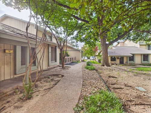 9520 Quail Village Ln, Austin, TX, 78758-5816 | Card Image