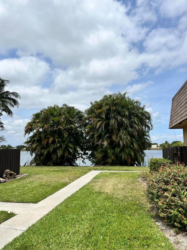 4204 Waterview Cir, Condo with 2 bedrooms, 3 bathrooms and null parking in Palm Springs FL | Image 52