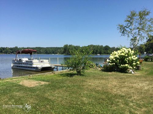 5896 Silver Birch Rd, Ortonville, MI, 48462-9519 | Card Image