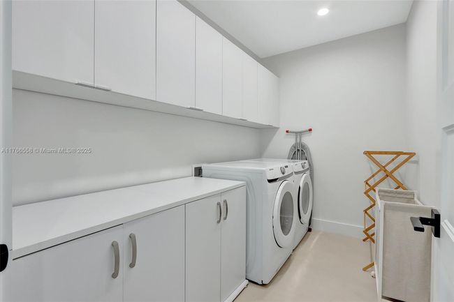 646 Ne 114 Th St, House other with 3 bedrooms, 2 bathrooms and null parking in Biscayne Park FL | Image 33