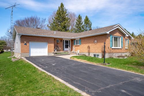 6232 Dalton Crt, Bainsville, ON, K0C1E0 | Card Image