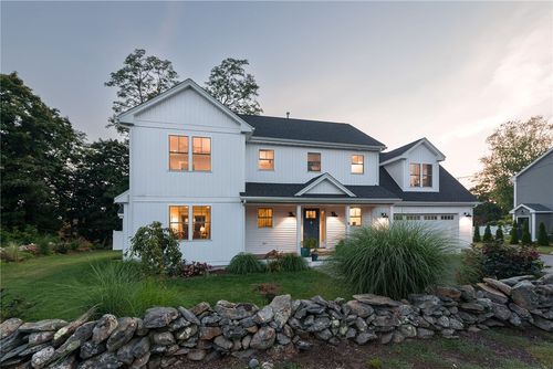 3 Asylum Rd, Warren, RI, 02885-1717 | Card Image