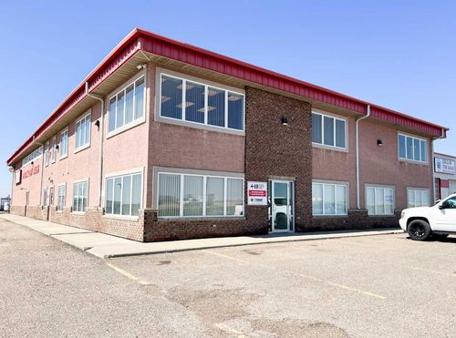 2450 South Highway Drive Se, Redcliff, AB, T0J2P0 | Card Image