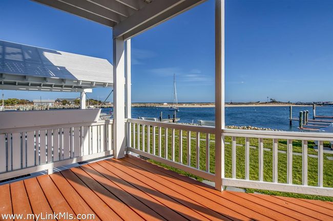 UNIT-1 - 47 E Chop Dr, Condo with 1 bedrooms, 1 bathrooms and null parking in Oak Bluffs MA | Image 7