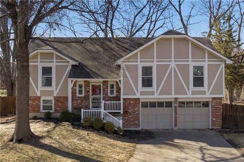 13924 Brookwood Ct, Olathe, KS, 66062-1928 | Card Image