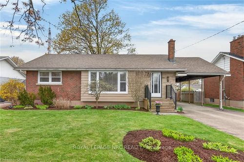 7 Coral Drive, St. Catharines, ON, L2N3R4 | Card Image