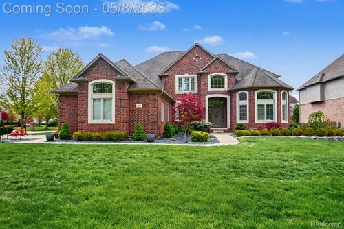 6086 Admiral Ct, Washington Twp, MI, 48094-1241 | Card Image