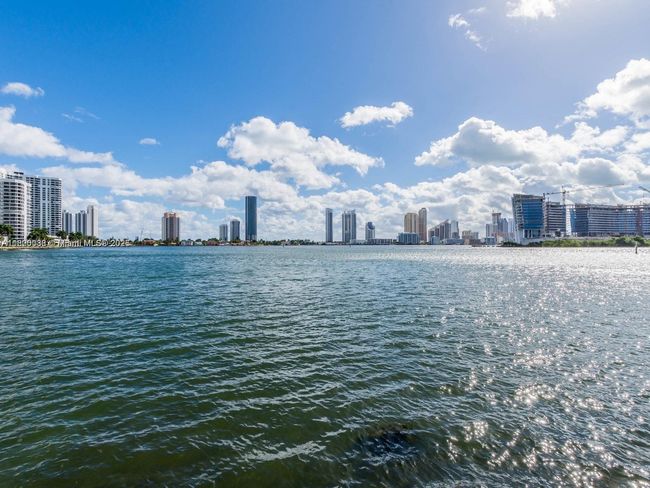 APT-102 - 3370 Ne 190 Th St, Condo with 2 bedrooms, 3 bathrooms and null parking in Aventura FL | Image 15