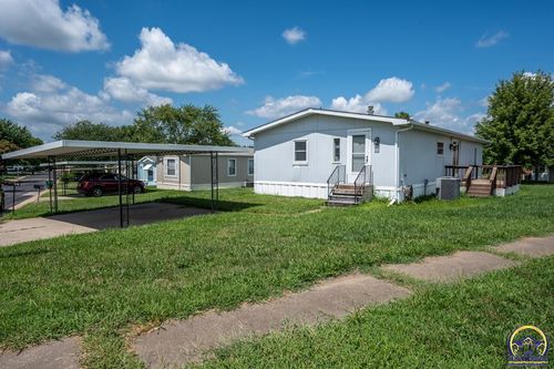 318 Se 48th St, Topeka, KS, 66609-1867 | Card Image