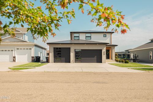 2321 Bayview Ct Se, Mandan, ND, 58554-6451 | Card Image