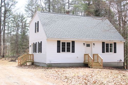 35 Kennedy Drive, Waterboro, ME, 04061 | Card Image