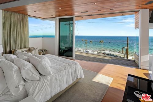17405 Castellammare Dr, Pacific Palisades, CA, 90272-4177 | Card Image
