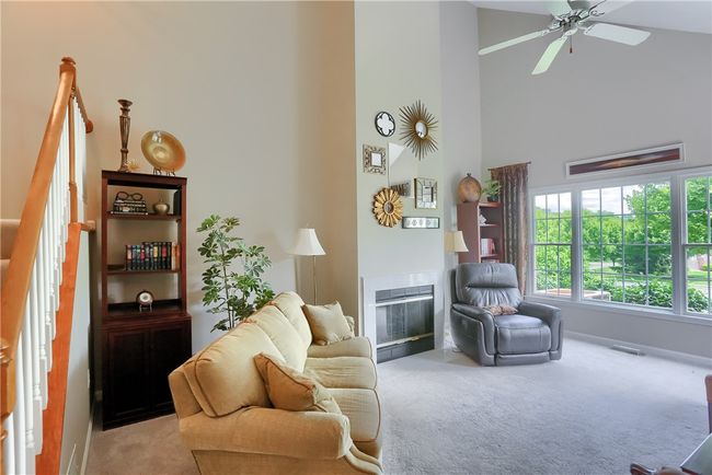 135 Linden Ct, Condo with 3 bedrooms, 3 bathrooms and 2 parking in Seven Fields PA | Image 11