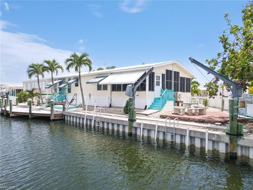 3122 Binnacle Ln, SAINT JAMES CITY, FL, 33956-2309 | Card Image
