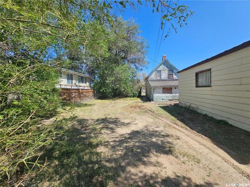 58 3rd Ave Ne, Swift Current, SK, S9H2G2 | Card Image