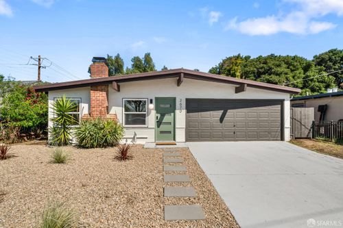 2670 Illinois Street, East Palo Alto, CA, 94303 | Card Image