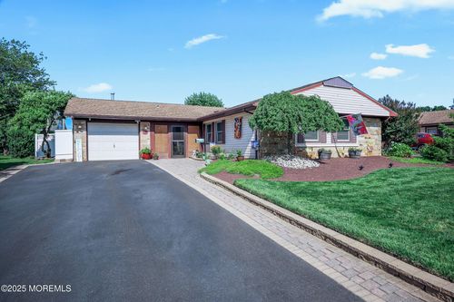 149 Idlewild Ln, Aberdeen, NJ, 07747-1535 | Card Image