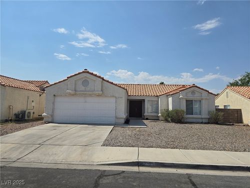 2739 Pinewood Ave, Henderson, NV, 89074-1250 | Card Image