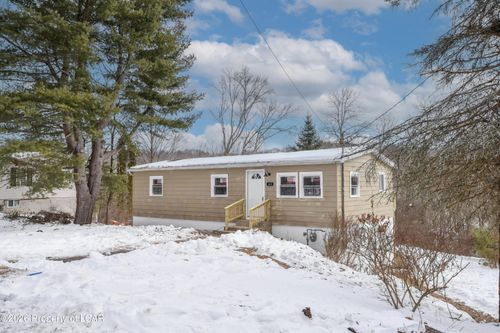 65 Oval Dr, Dallas, PA, 18612-9037 | Card Image