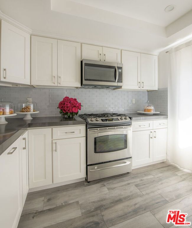 38 Sea Island Dr, Condo with 2 bedrooms, 2 bathrooms and 2 parking in Newport Beach CA | Image 11
