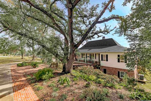 2043 False River Dr, New Roads, LA, 70760-2609 | Card Image