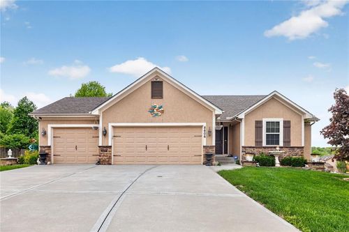 8606 N Utica Ct, Kansas City, MO, 64153-1673 | Card Image