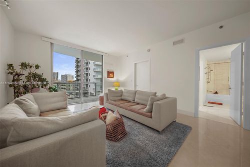 apt-1513-1060 Brickell Ave, Miami, FL, 33131-3918 | Card Image