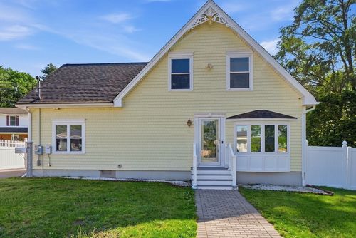 53 Willard St, Ayer, MA, 01432-1725 | Card Image