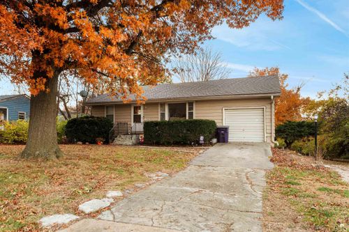 1109 College Ave, Manhattan, KS, 66502-2705 | Card Image